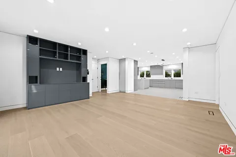 $5,695 | 1211 South Sherbourne Drive, Unit 2, Los Angeles, CA 90035