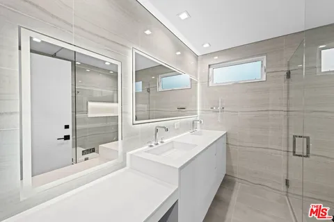 $5,695 | 1211 South Sherbourne Drive, Unit 2, Los Angeles, CA 90035