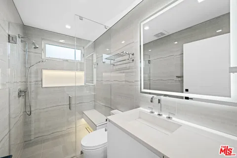 $5,695 | 1211 South Sherbourne Drive, Unit 2, Los Angeles, CA 90035