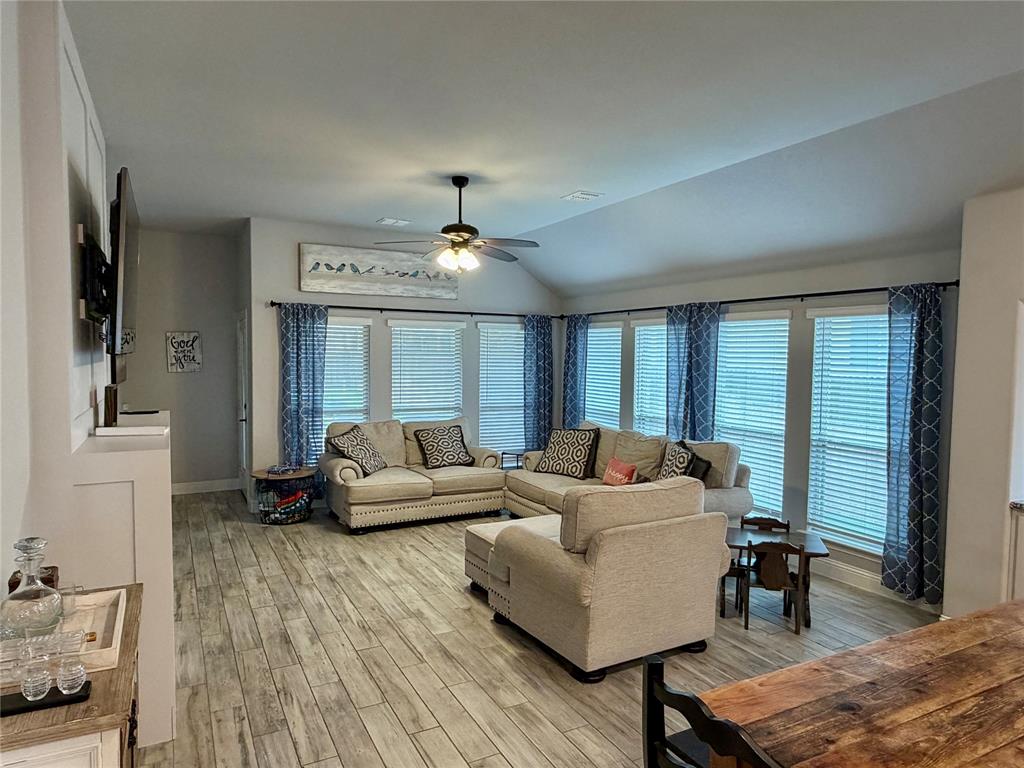 729 Oakleaf Drive Midlothian, TX 76065 - Photo 5 of 28