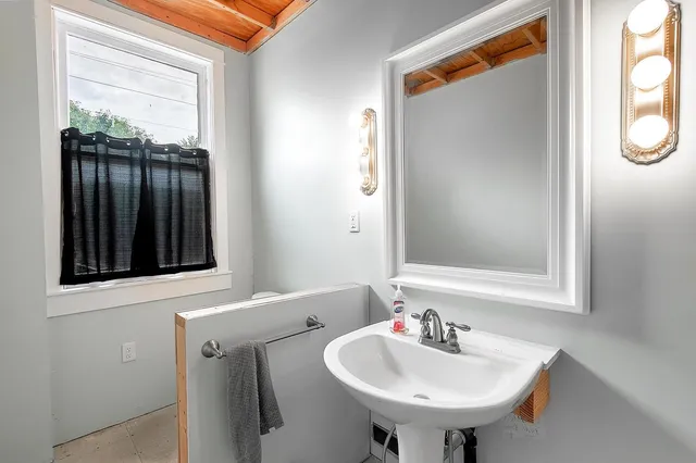 $225,000 | 1004 North Market Street, Wichita, KS 67214