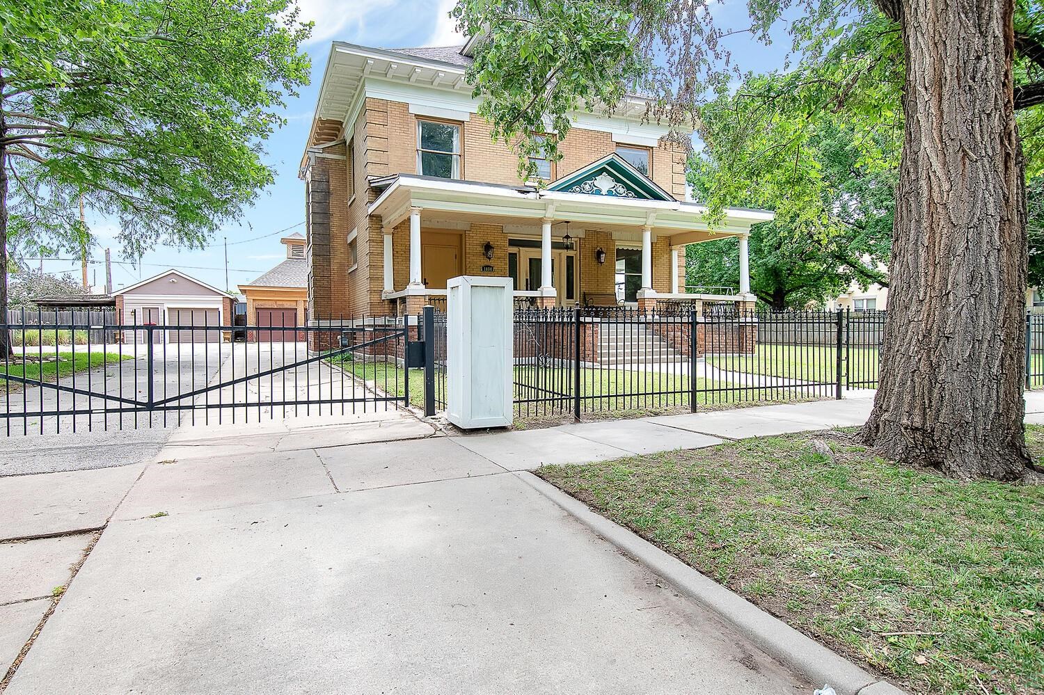 1004 North Market Street Wichita, KS 67214 - Photo 3 of 31