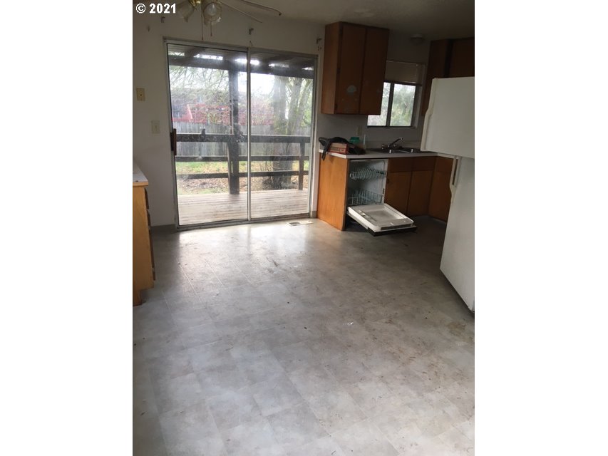 262 3rd Street Dillard, OR 97432 - Photo 2 of 9 Gallery Image 2