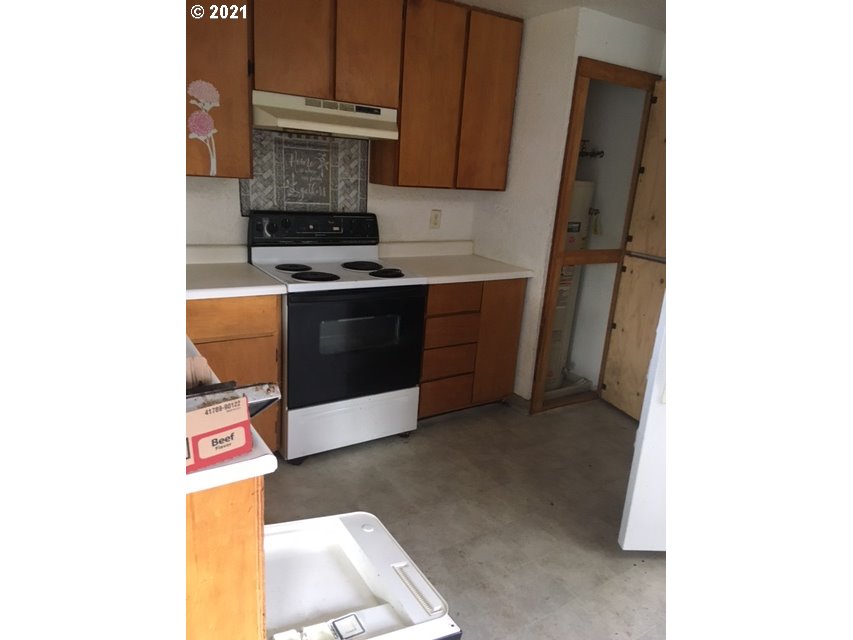 262 3rd Street Dillard, OR 97432 - Photo 3 of 9 Gallery Image 3