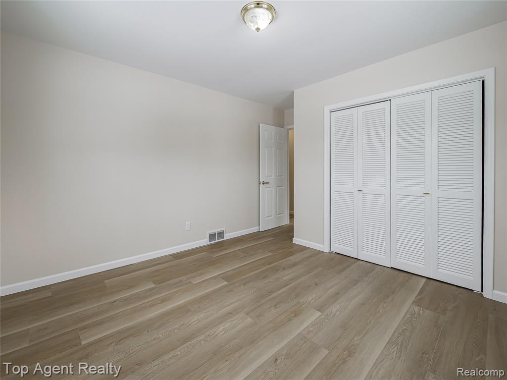 20580 21 Mile Road Macomb, MI 48044 - Photo 28 of 41