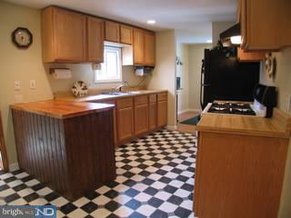 262 Cambridge Road Coatesville, PA 19320 - Photo 3 of 6