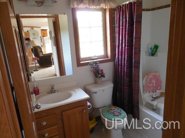 8814 Rousseau Road Mass City, MI 49948 - Photo 9 of 36