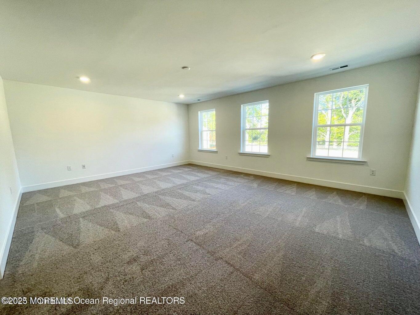 106 Woolley Court Oakhurst, NJ 07755 - Photo 11 of 17 20240105204945082302000000-o