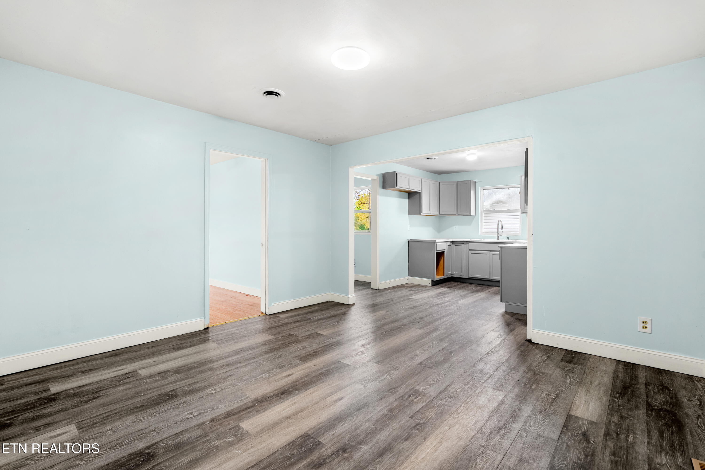 1216 Spring Street Philadelphia, TN 37846 - Photo 5 of 24 DSC07716-HDR