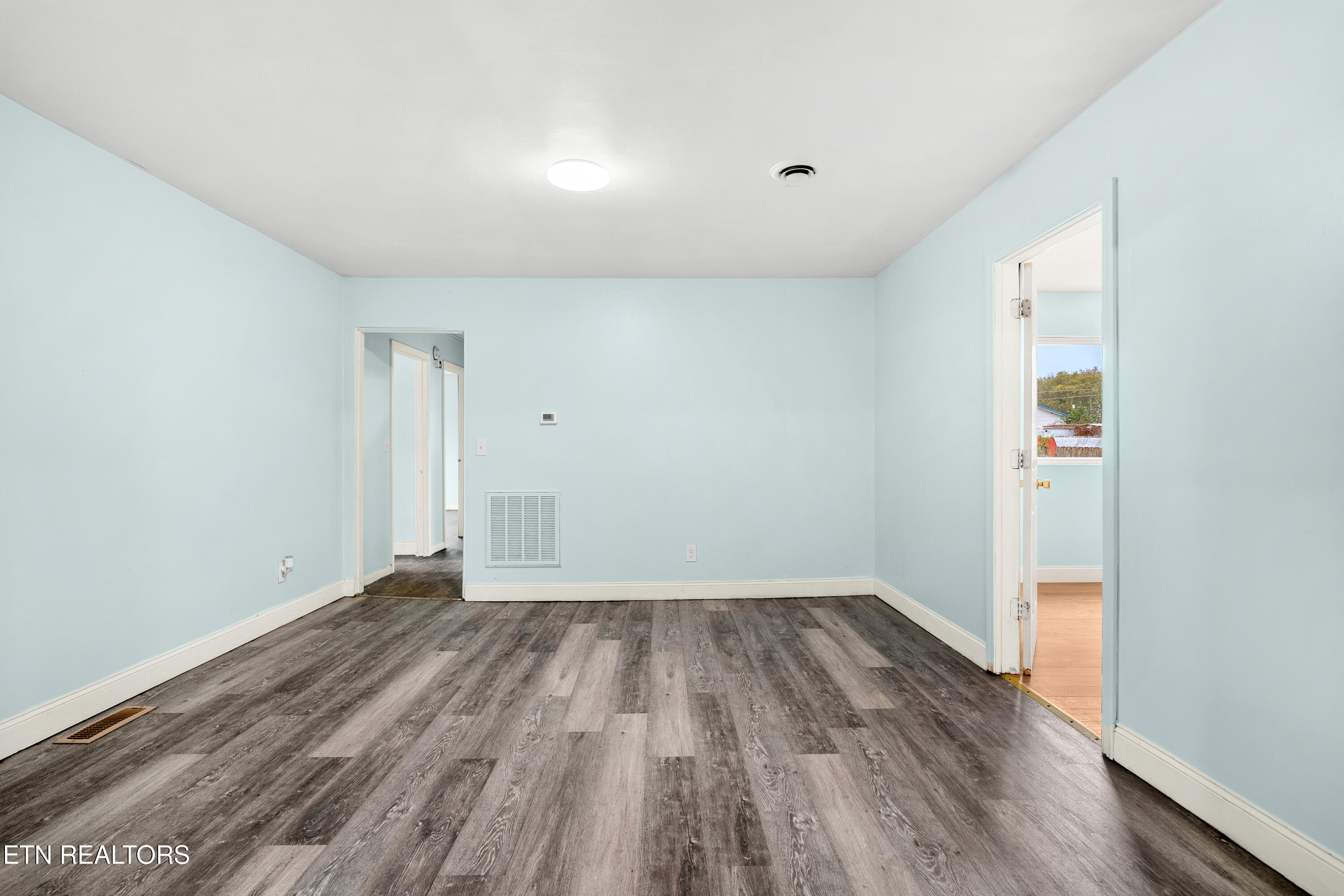 1216 Spring Street Philadelphia, TN 37846 - Photo 6 of 24 DSC07736-HDR