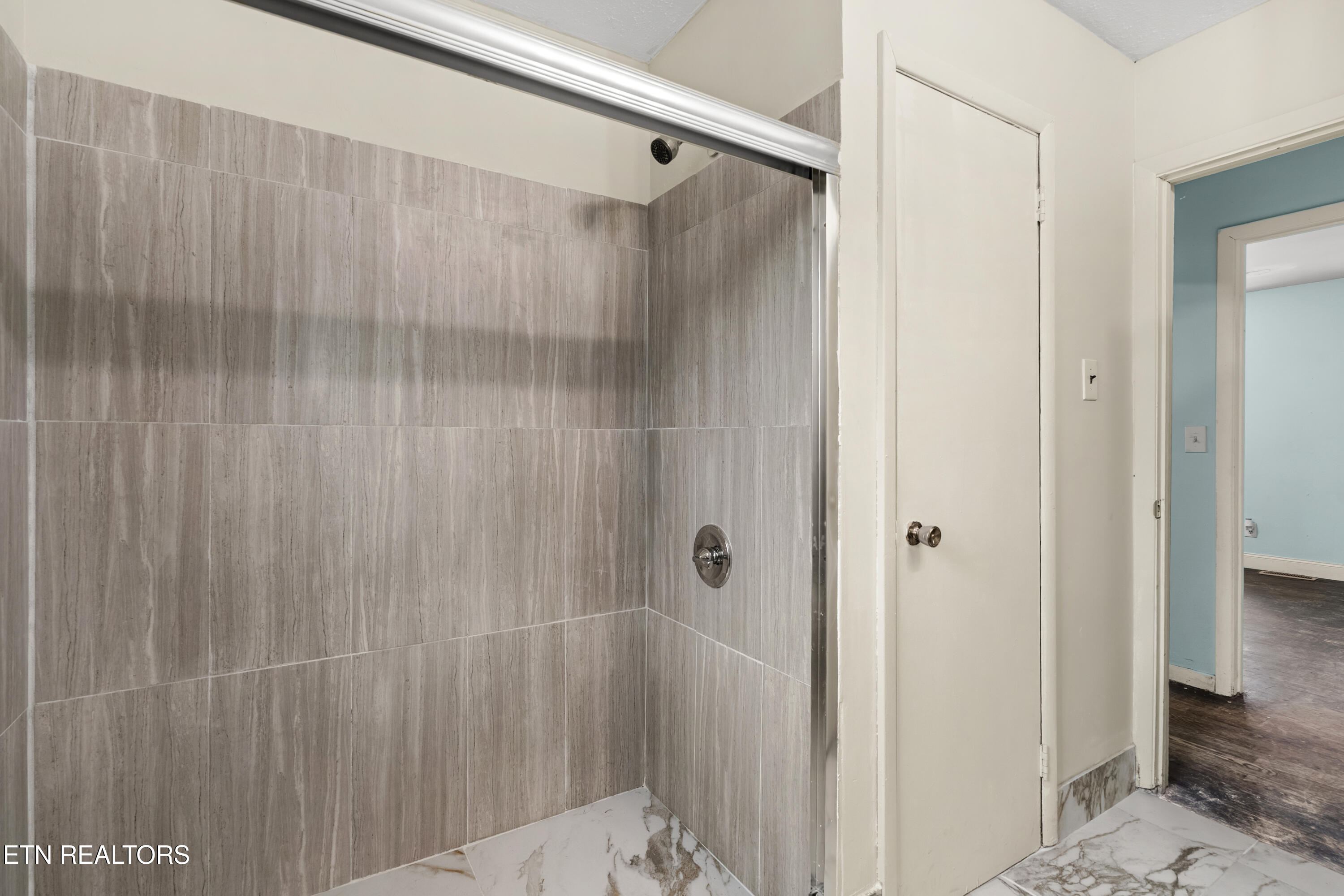 1216 Spring Street Philadelphia, TN 37846 - Photo 8 of 24 DSC07681-HDR