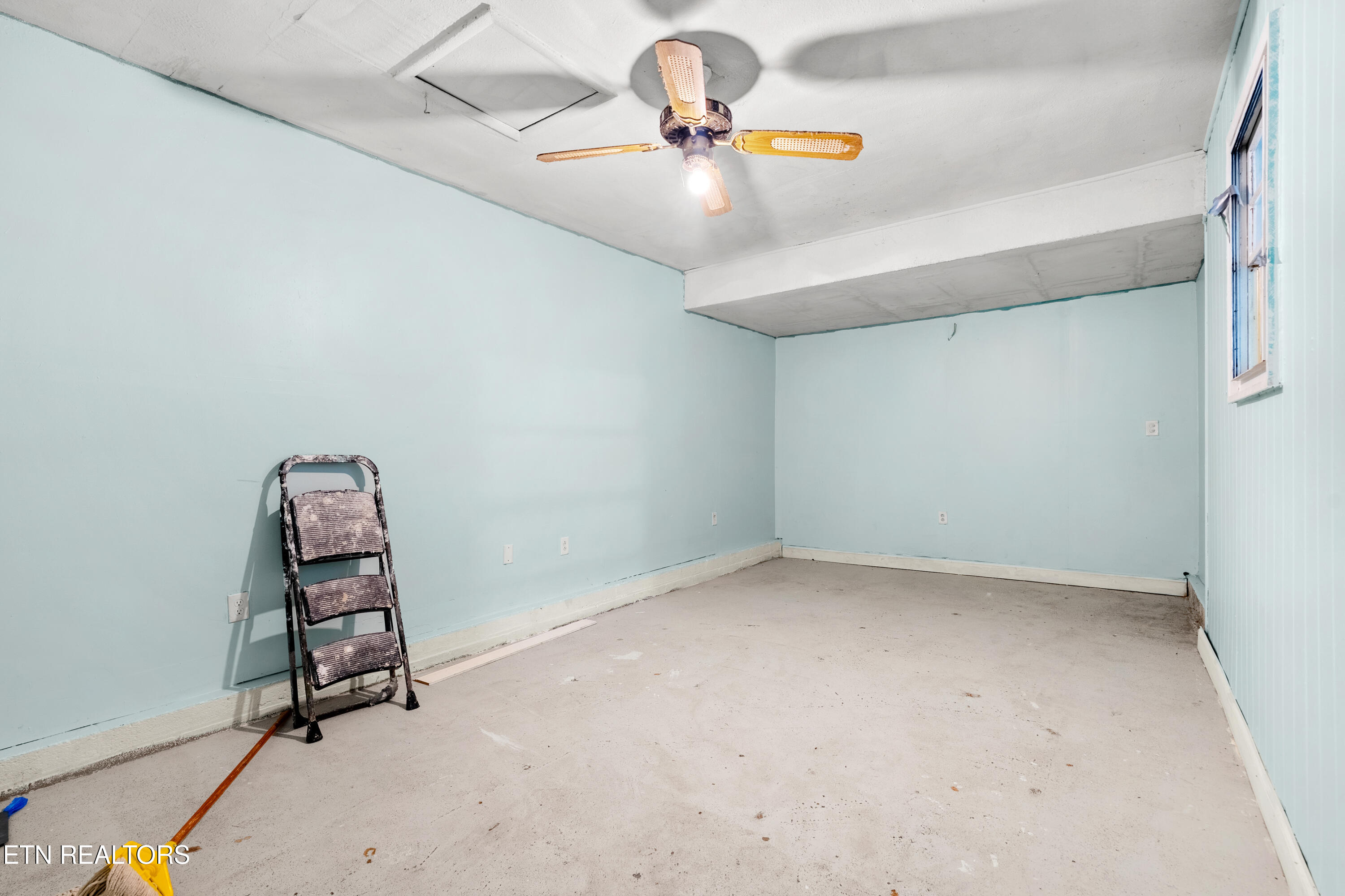 1216 Spring Street Philadelphia, TN 37846 - Photo 10 of 24 DSC07706-HDR