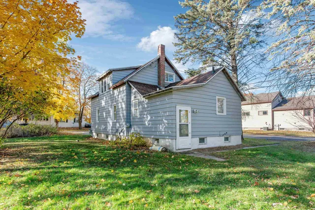 $114,900 | 3420 12th Street, Menominee, MI 49858