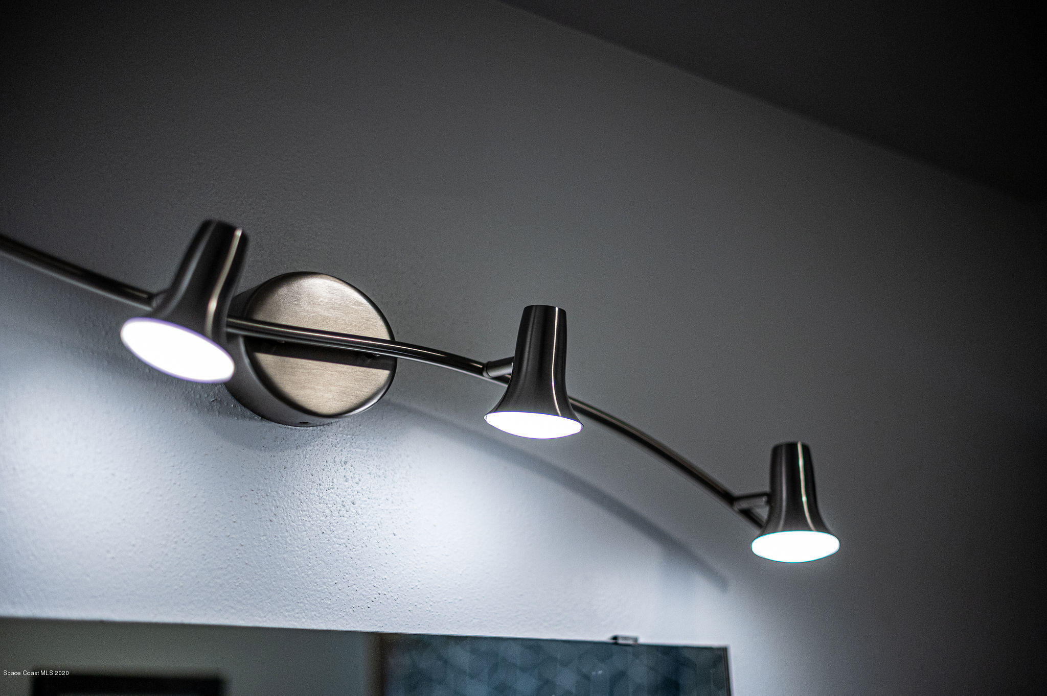 1930 Tallridge Road Melbourne, FL 32935 - Photo 20 of 35 Guest Bathroom Lighting Fixture