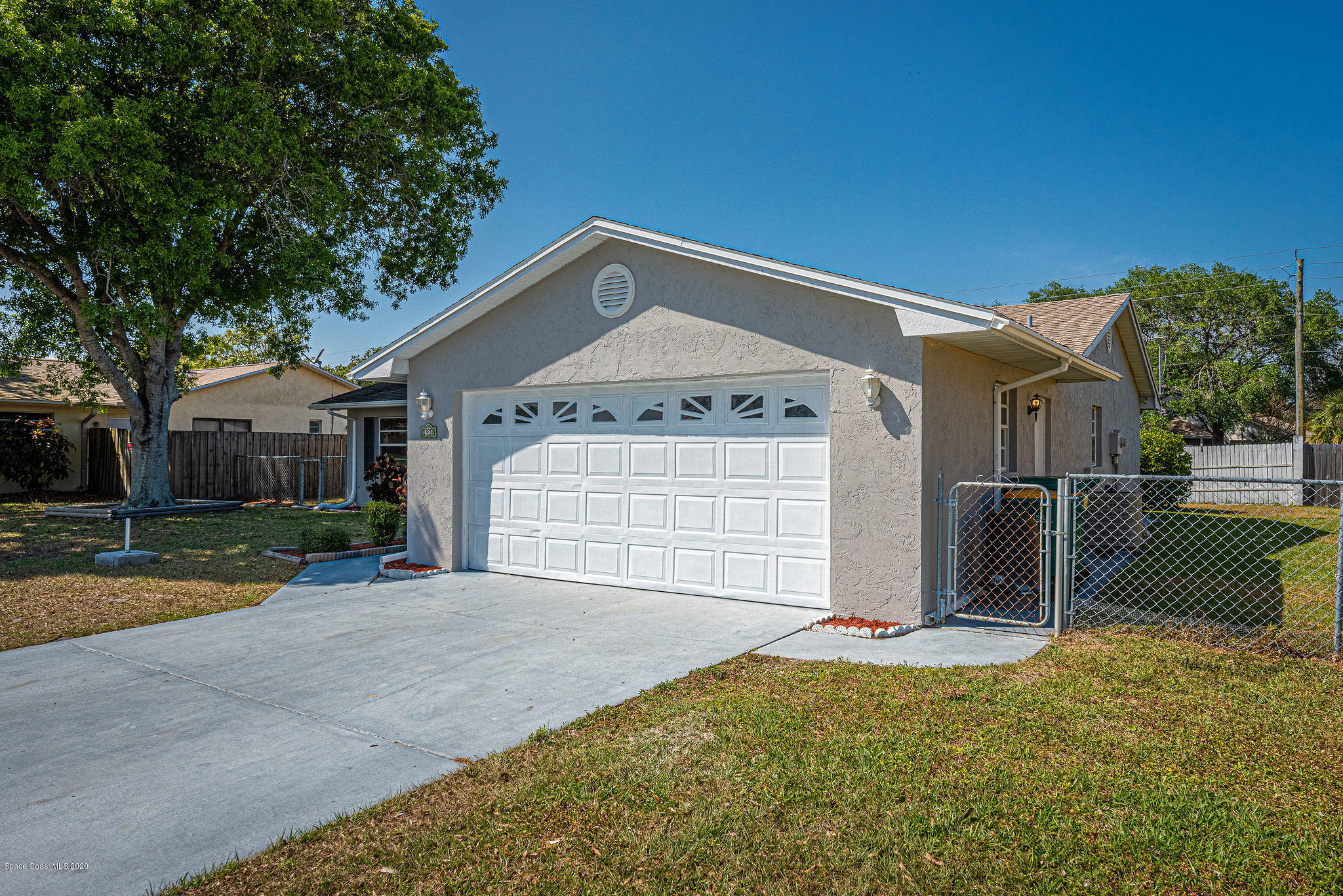 1930 Tallridge Road Melbourne, FL 32935 - Photo 28 of 35 Garage
