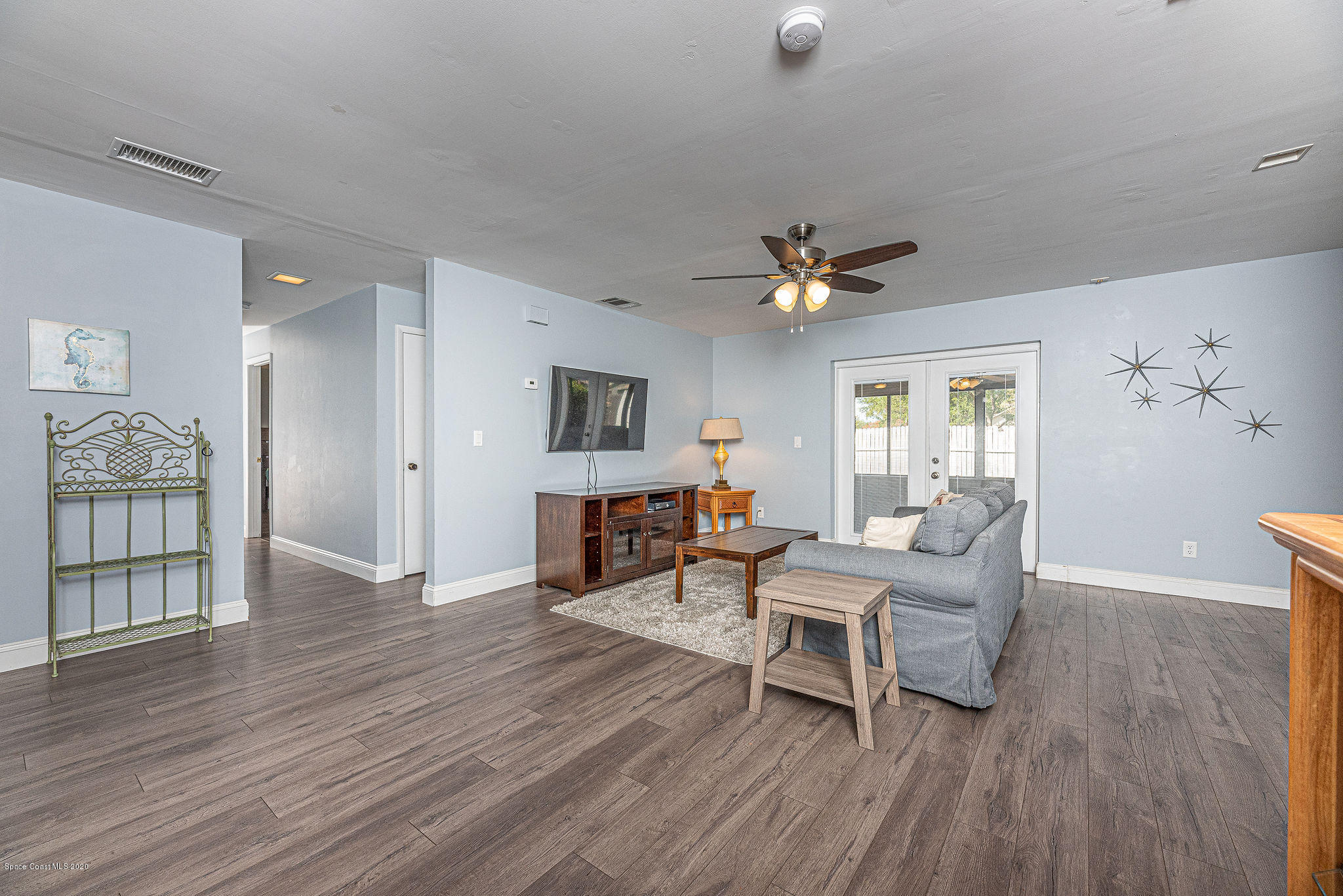 1930 Tallridge Road Melbourne, FL 32935 - Photo 5 of 35 Living Room