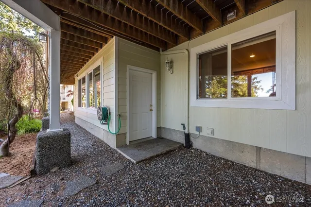 $1,105,000 | 17340 Maple Lane, La Conner, WA 98257