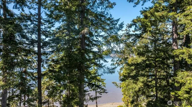 $1,105,000 | 17340 Maple Lane, La Conner, WA 98257