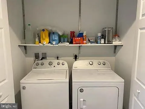 $2,300 | 553 Brook Shire Court, Mechanicsburg, PA 17055