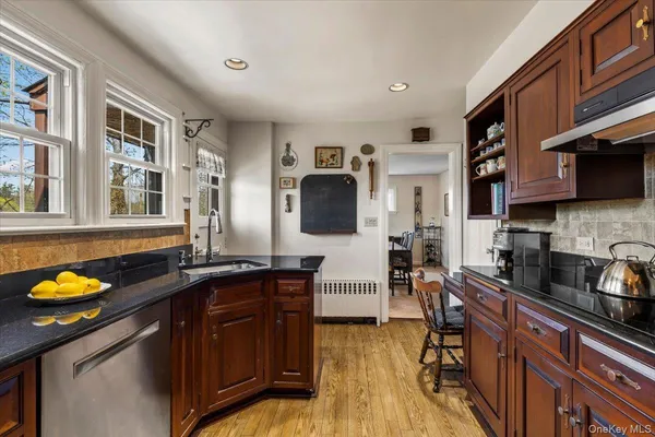 $879,000 | 400 Warren Avenue, Mamaroneck, NY 10543