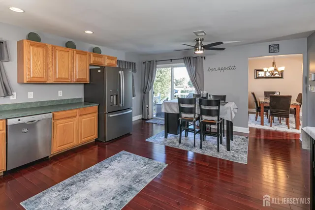 $949,000 | 13 Setter Place, Kendall Park, NJ 08824