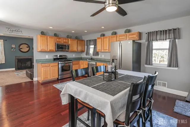 $949,000 | 13 Setter Place, Kendall Park, NJ 08824