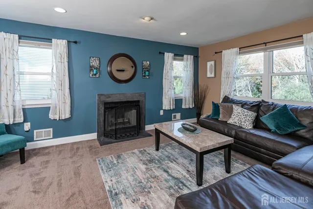 $949,000 | 13 Setter Place, Kendall Park, NJ 08824