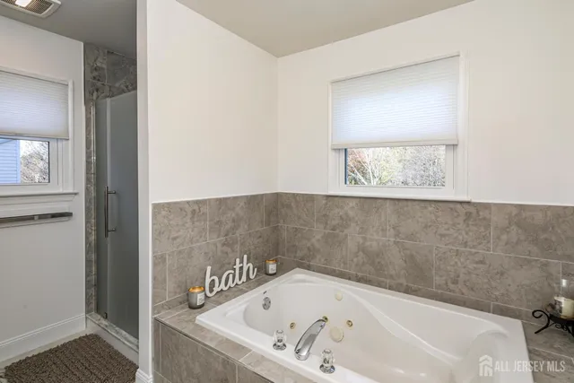 $949,000 | 13 Setter Place, Kendall Park, NJ 08824