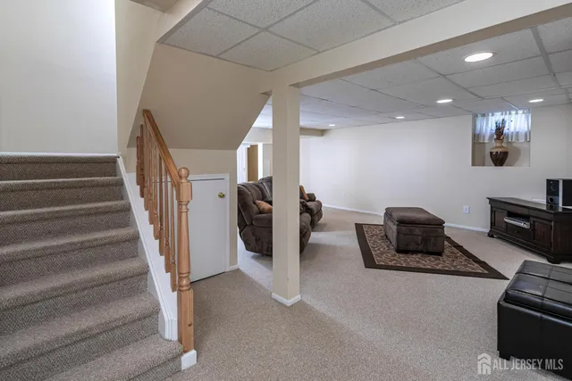 $949,000 | 13 Setter Place, Kendall Park, NJ 08824