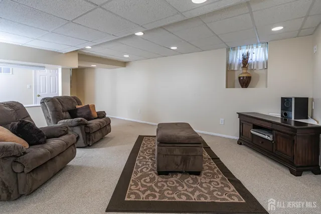 $949,000 | 13 Setter Place, Kendall Park, NJ 08824