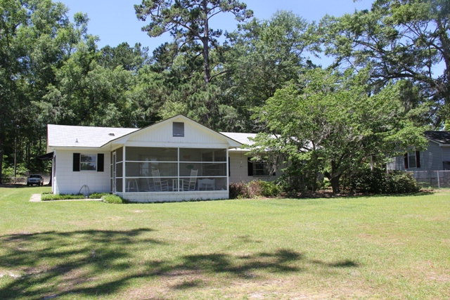 1581 Clubhouse Road Summerton, SC 29148 - Photo 1 of 1 Gallery Image 1