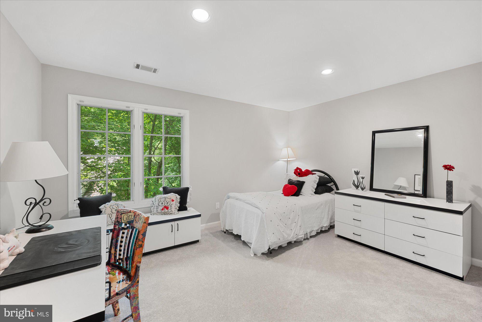 9600 Eagle Ridge Drive Bethesda, MD 20817 - Photo 30 of 38