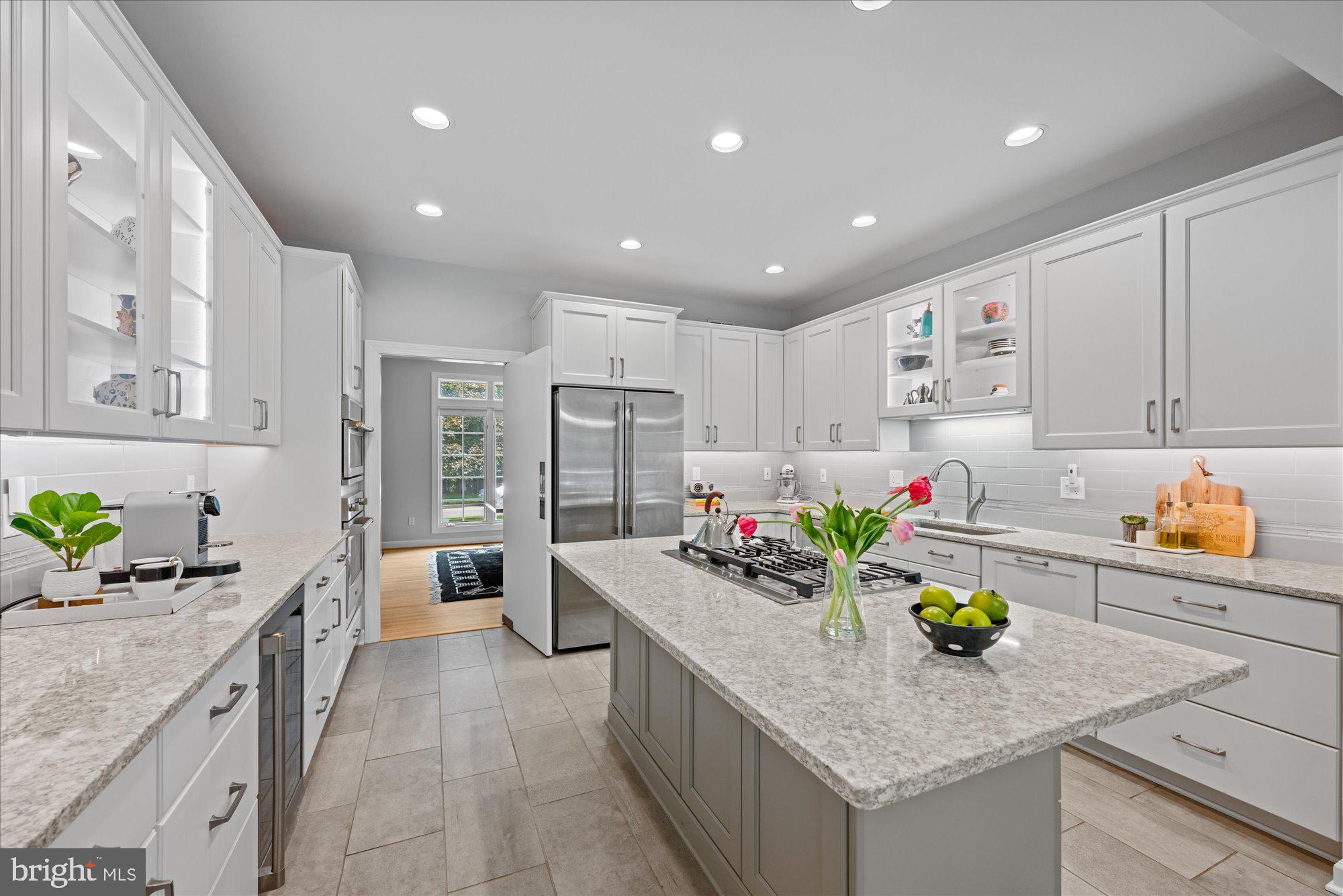 9600 Eagle Ridge Drive Bethesda, MD 20817 - Photo 7 of 38