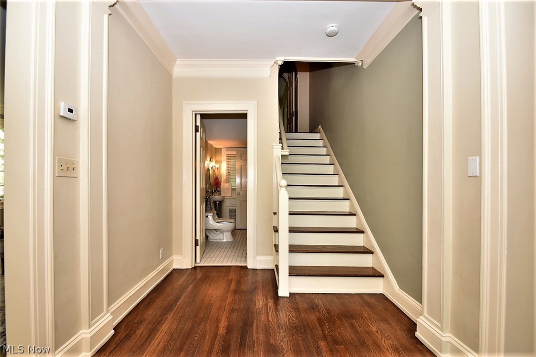 2841 Weybridge Road Cleveland, OH 44120 - Photo 3 of 35 Gallery Image 3