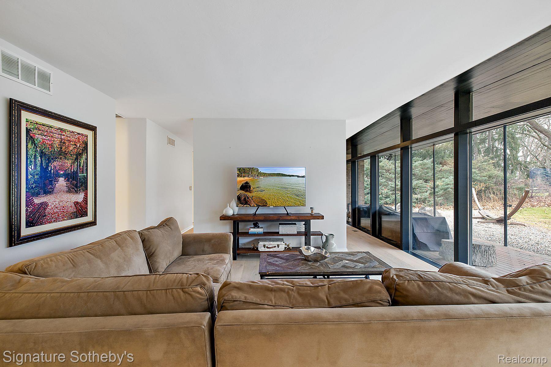 5535 Crabtree Road Bloomfield Hills, MI 48301 - Photo 5 of 34 Gallery Image 5