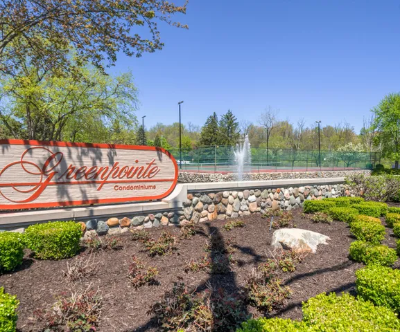 $275,000 | 7288 Danbrooke Court, West Bloomfield, MI 48322