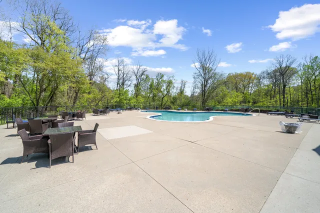 $275,000 | 7288 Danbrooke Court, West Bloomfield, MI 48322