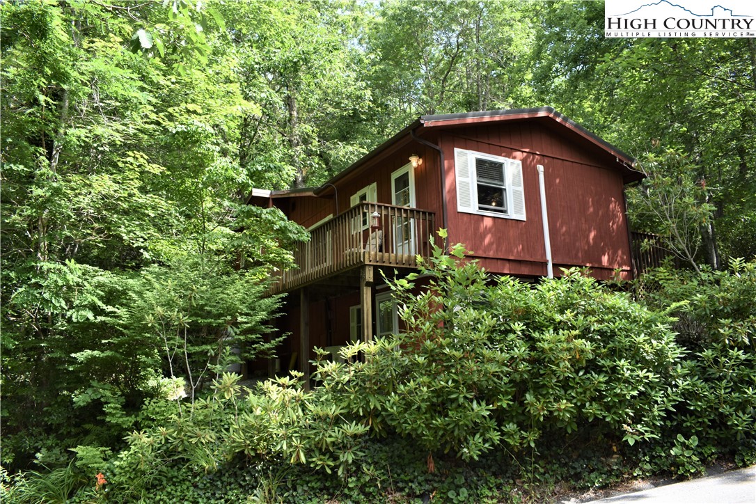 275 Ivy Road Newland, NC 28657 - Photo 1 of 23