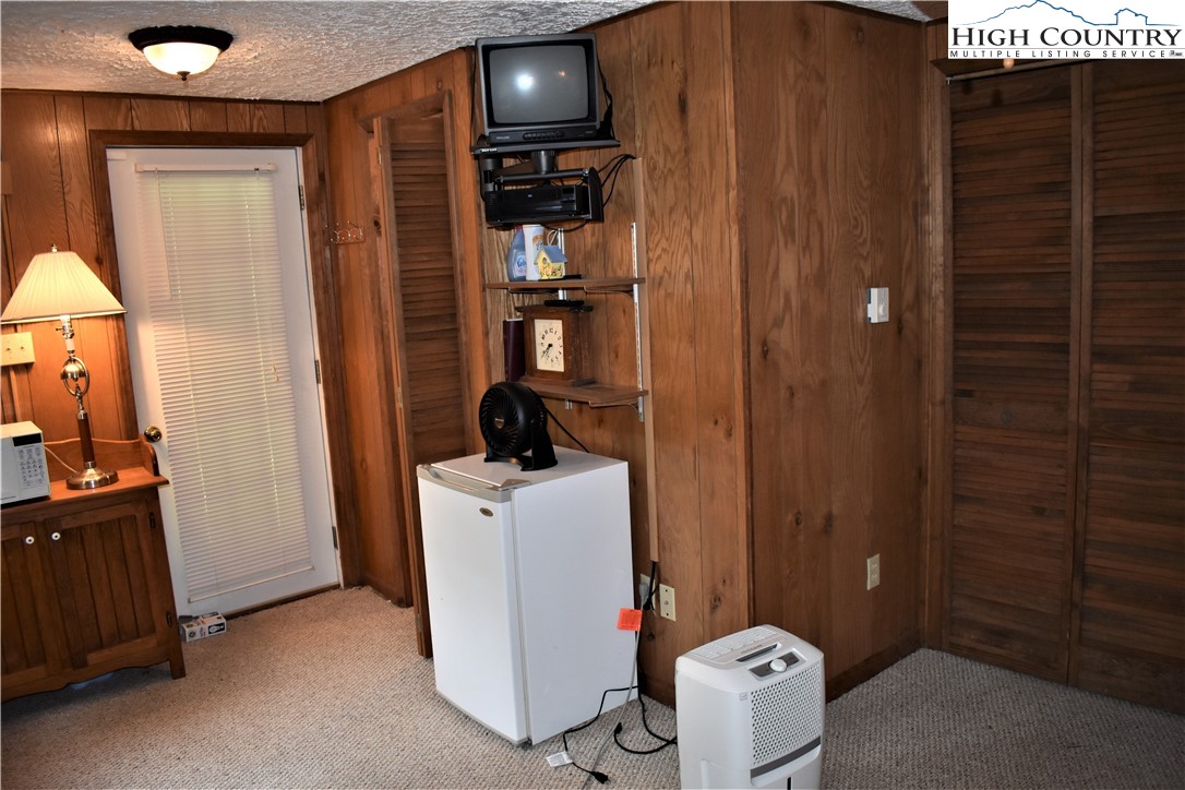 275 Ivy Road Newland, NC 28657 - Photo 19 of 23
