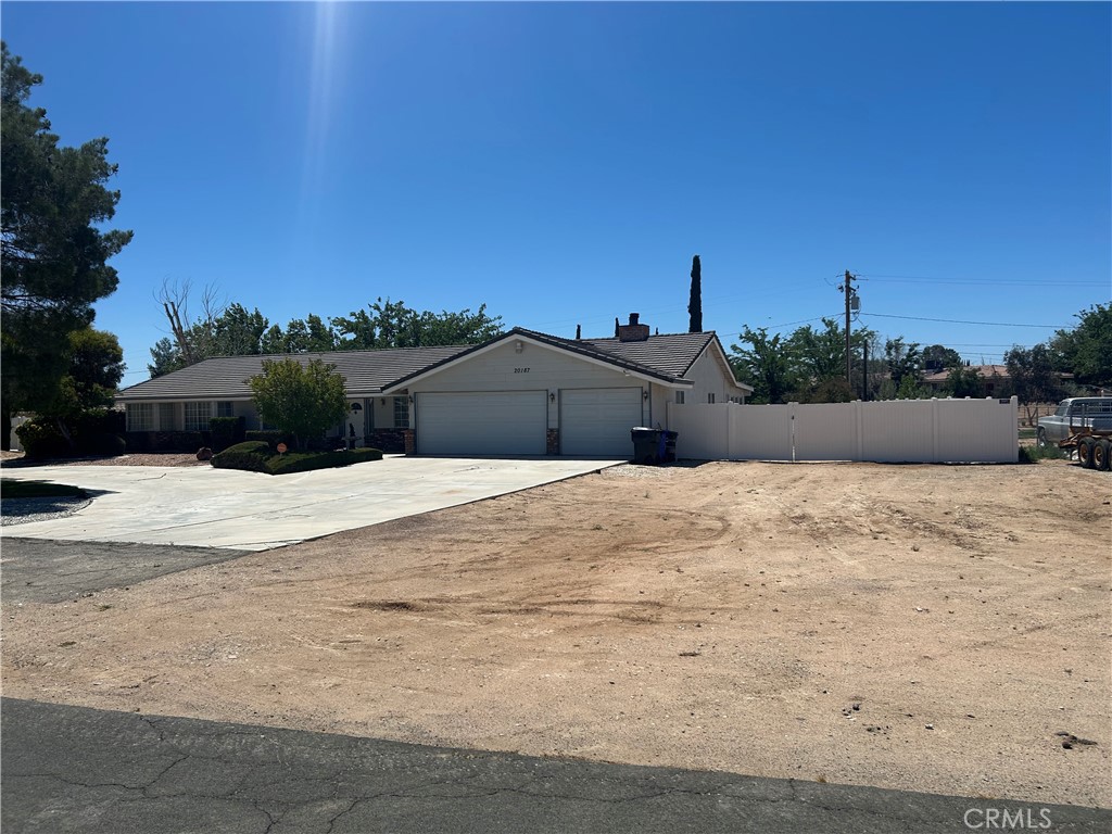 20187 Itasca Road Apple Valley, CA 92308 - Photo 1 of 35 a view of outdoor space and yard
