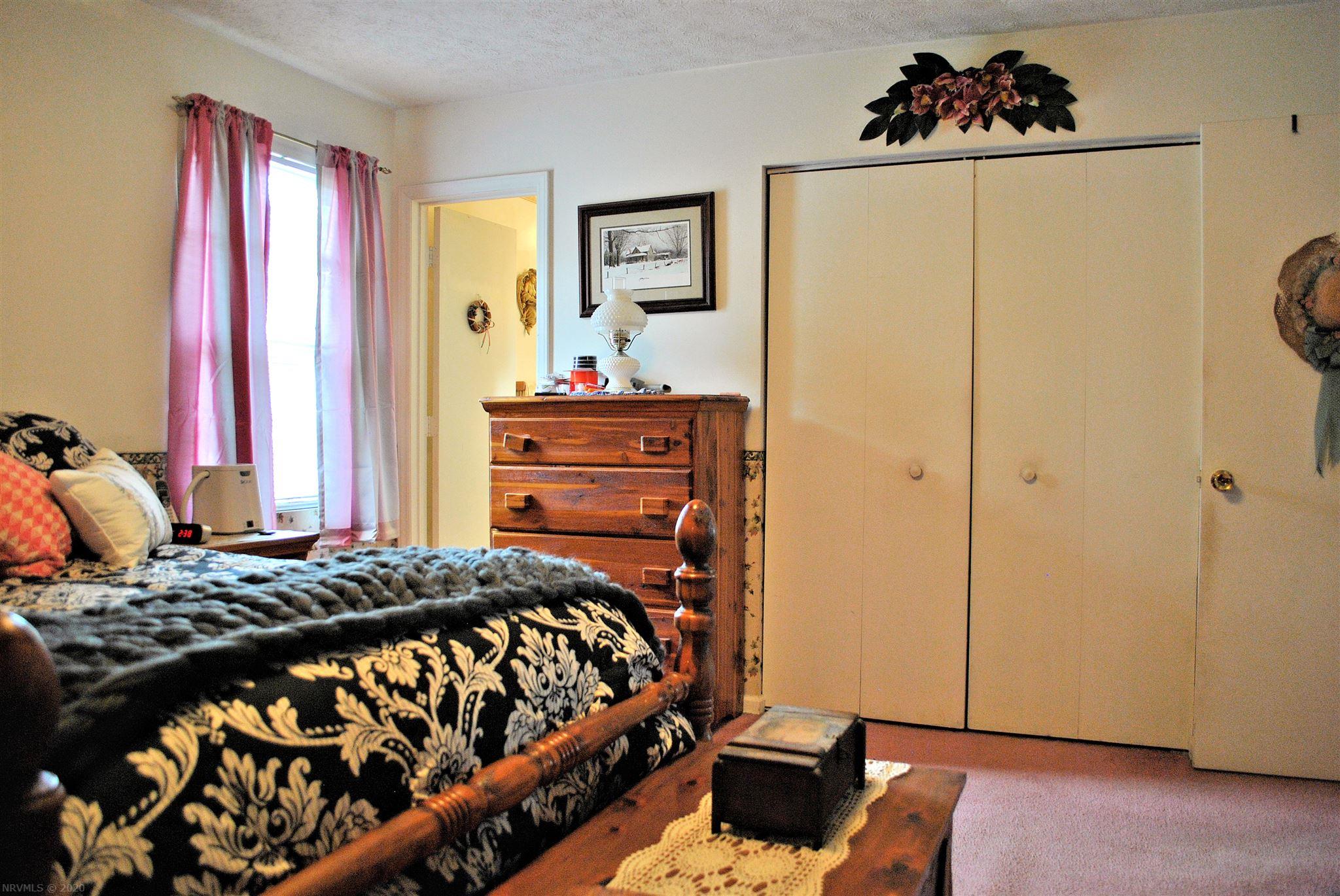 7669 Brooklyn Road Radford, VA 24141 - Photo 13 of 26 Gallery Image 13