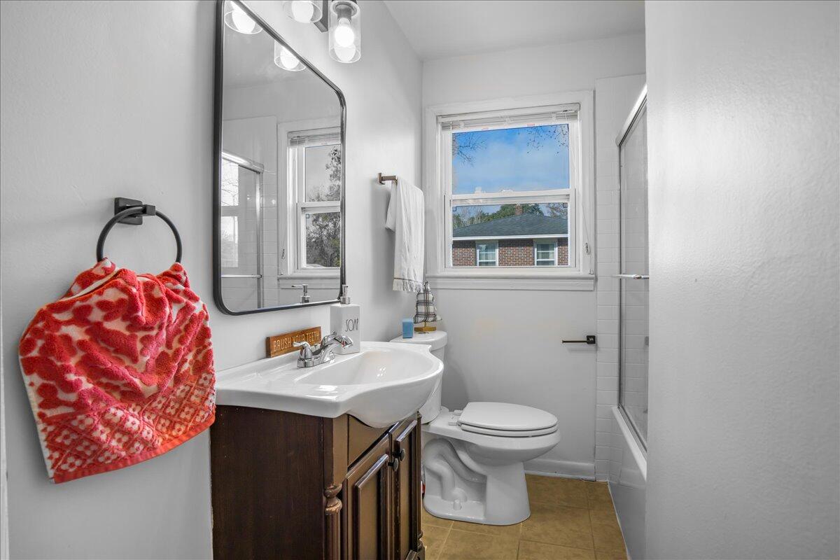 2578 Ridgewood Avenue Charleston, SC 29414 - Photo 18 of 25 Full Bathroom