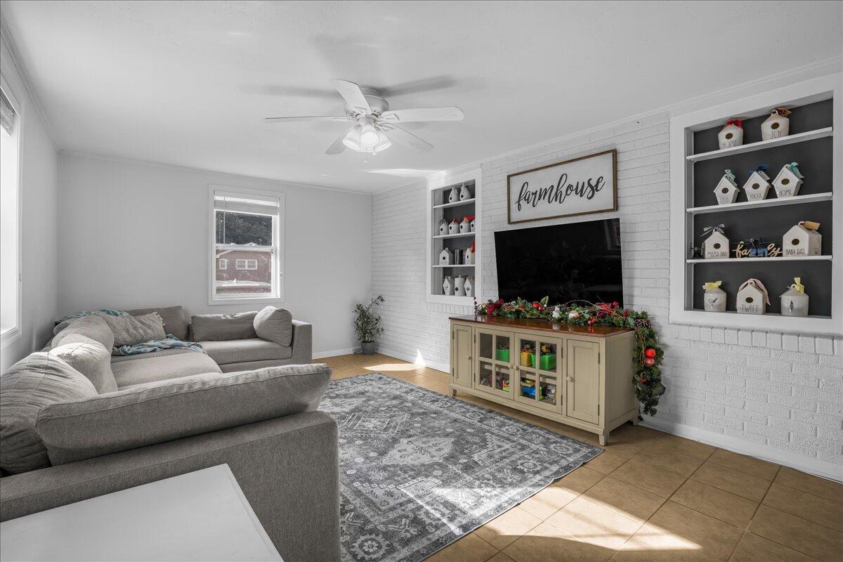 2578 Ridgewood Avenue Charleston, SC 29414 - Photo 10 of 25 Den