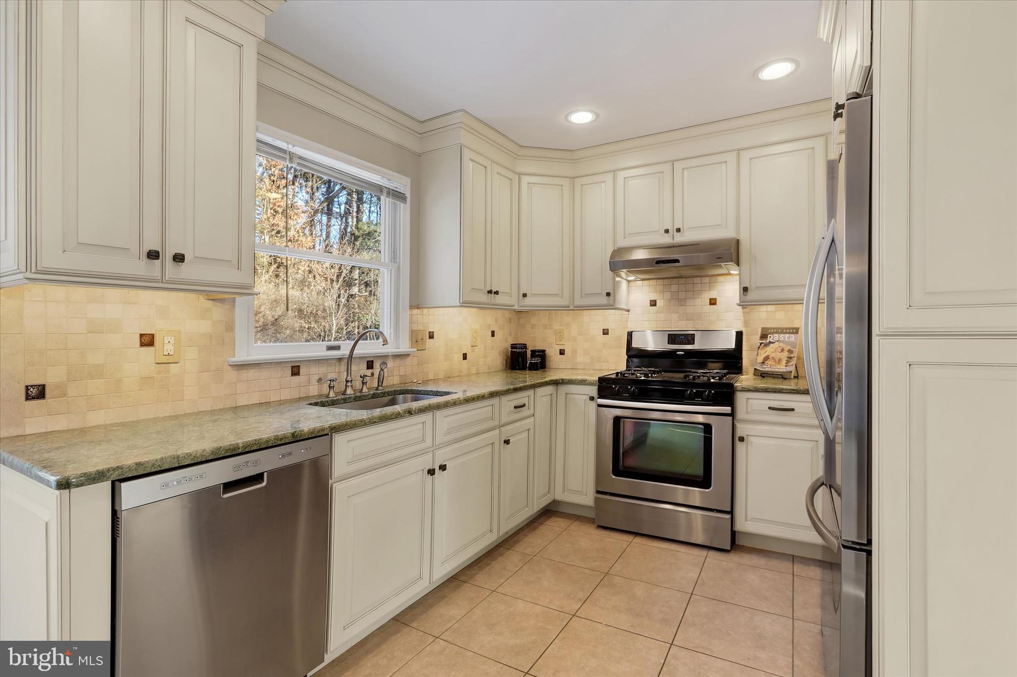 253 Foxchase Lane Doylestown, PA 18901 - Photo 20 of 53