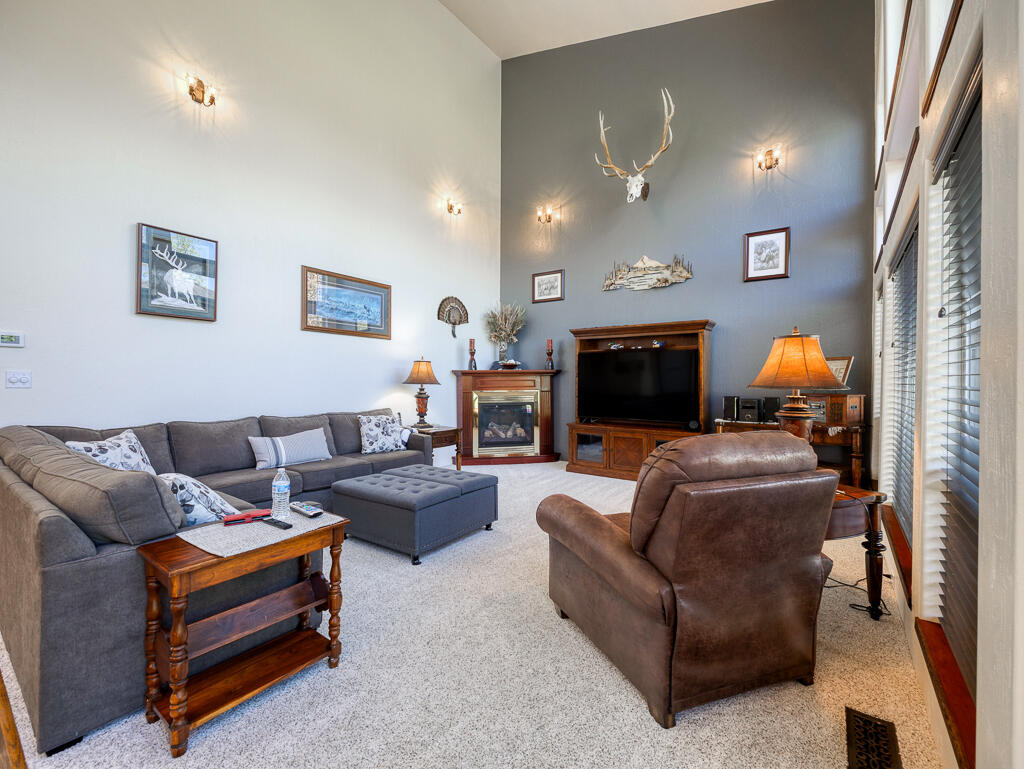9015 Arant Road Klamath Falls, OR 97603 - Photo 12 of 41 Arant-13