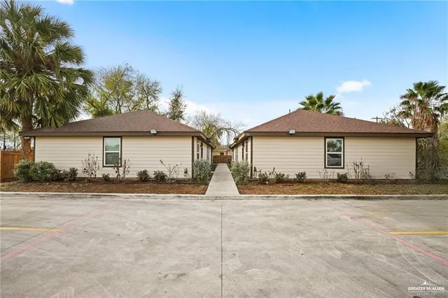 $1,050 | 906 East Tom Landry Street, Unit 4, Mission, TX 78572