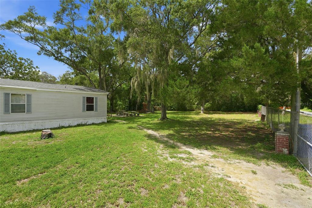 7825 Calabash Lane New Port Richey, FL 34653 - Photo 4 of 25