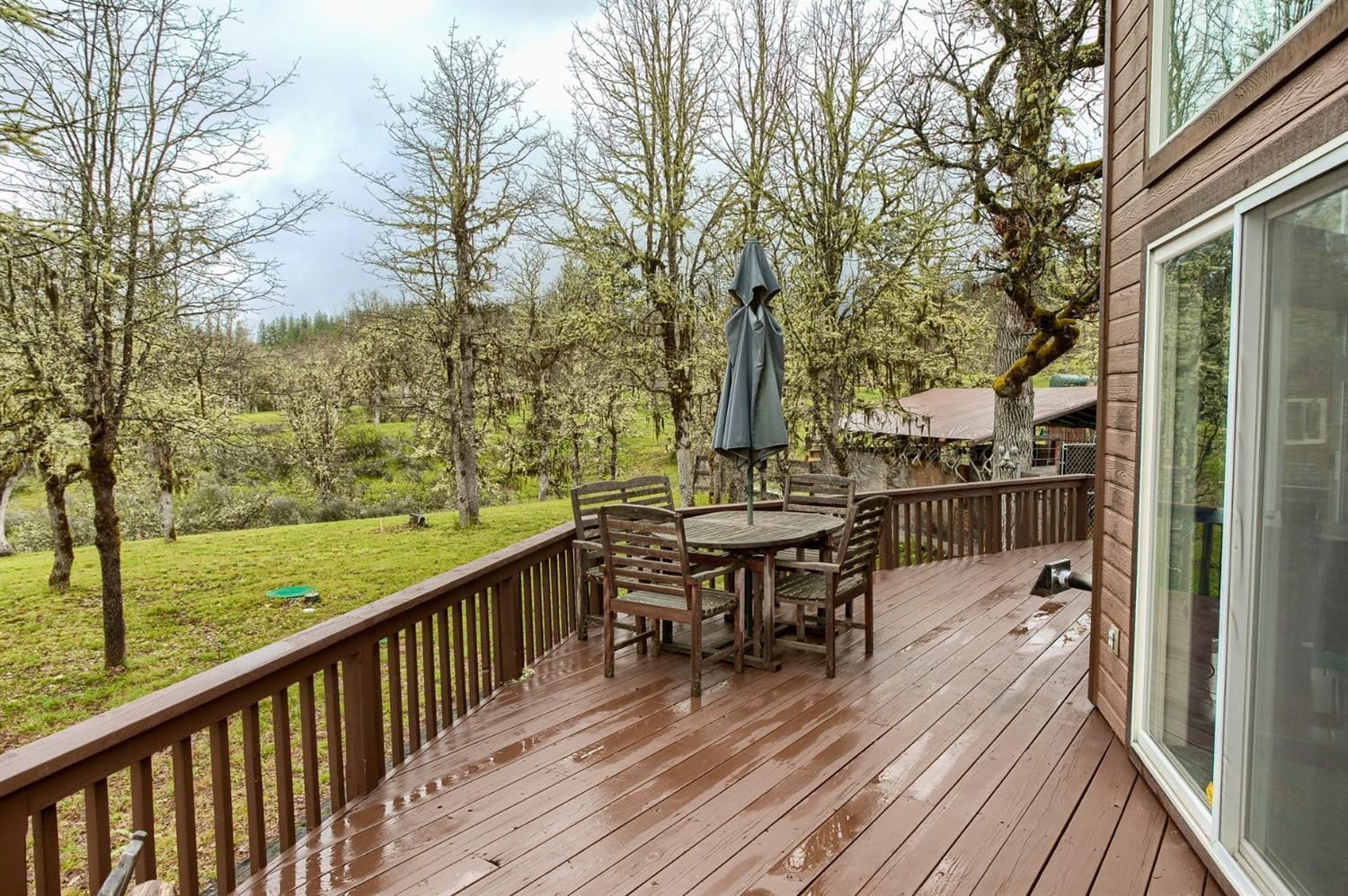 19822 Antioch Road White City, OR 97503 - Photo 19 of 28 Deck