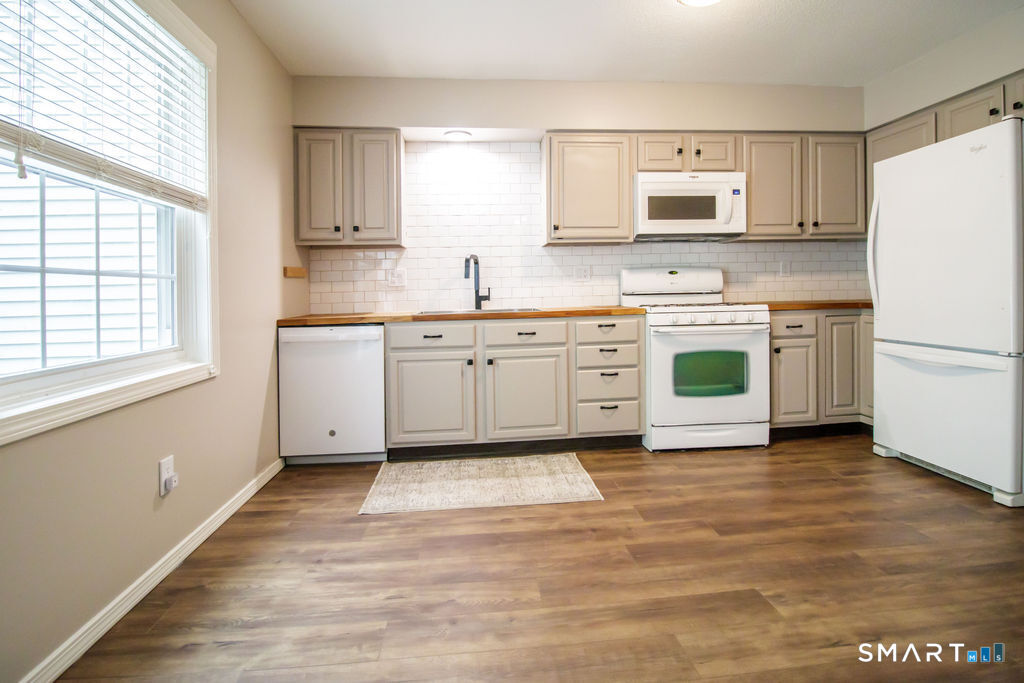 402 Larkspur Farm Road, Unit 34 Torrington, CT 06790 - Photo 8 of 31