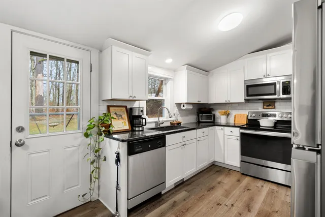 $389,999 | 107 Garvins Falls Road, Concord, NH 03301